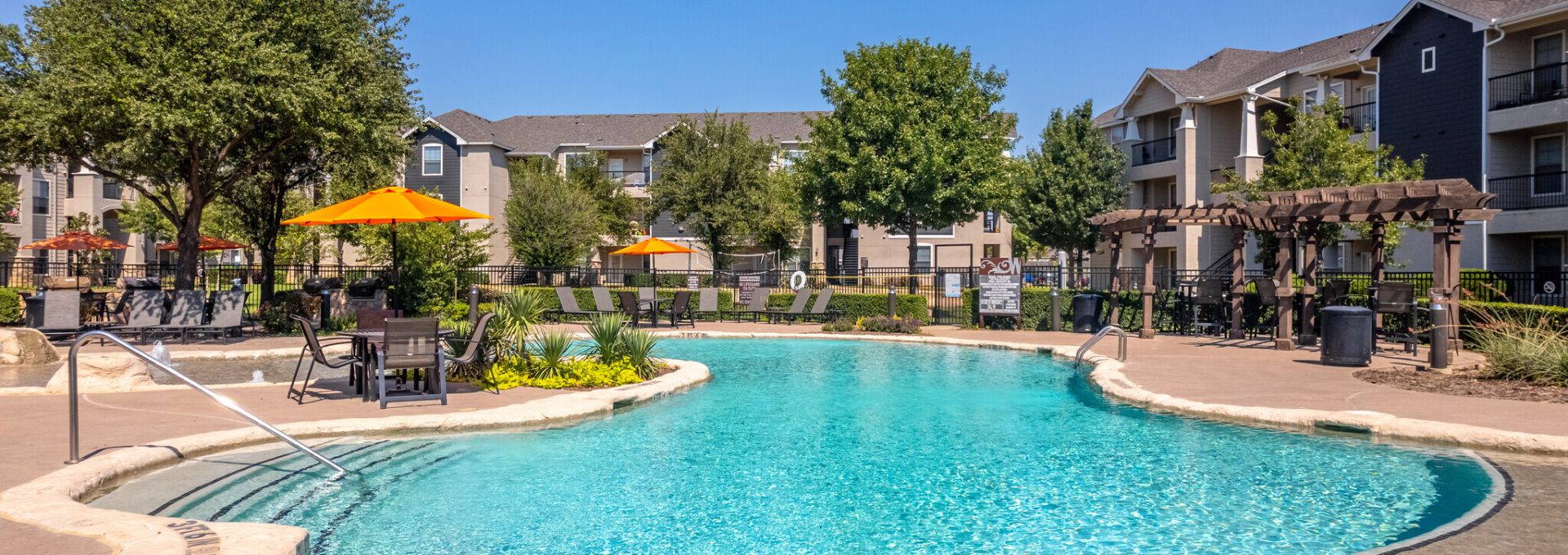 the pool at The  Wyatt at Presidio Junction