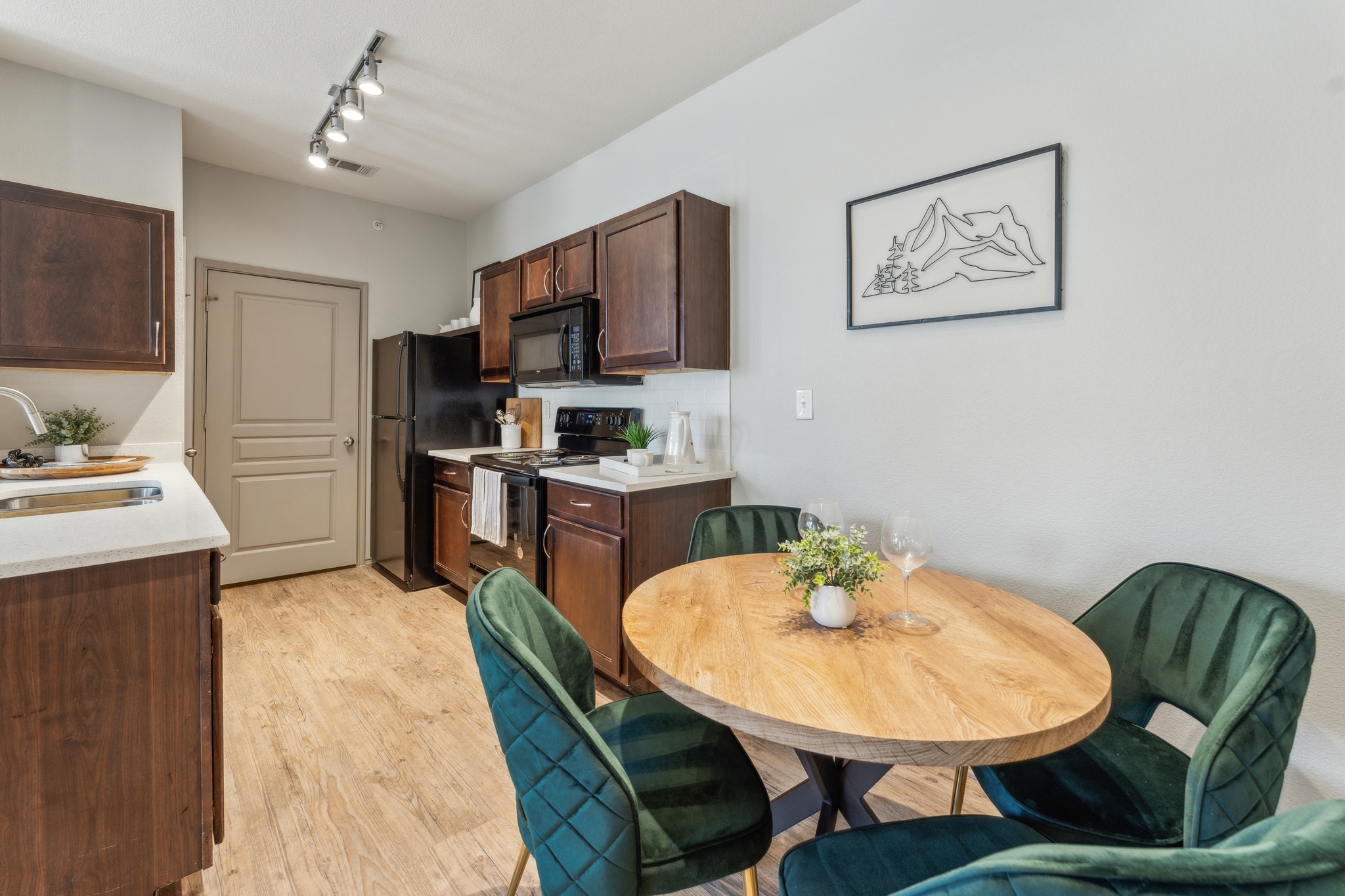 kitchen and dining area at The  Wyatt at Presidio Junction